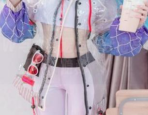 Kuuko W与水的邂逅：泳池写真背后的隐秘